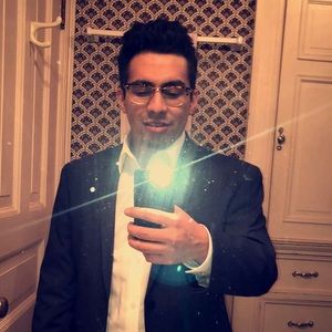 Meet your Posher, Dom